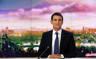 Manuel Valls sur le plateau du JT de France 2 le 7 décembre 2014