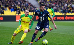 Thiago Maia ne brille pas vraiment depuis le début de saison sus le maillot lillois / AFP PHOTO / DAMIEN MEYER
