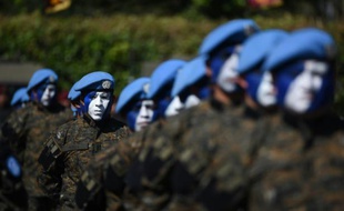 Des soldats guatémaltèques pendant une cérémonie à Campo Marte à Guatemala, le 15 janvier 2016