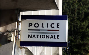 L'homme s'est rendu lui-même au commissariat et a été placé en garde à vue.