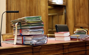 Illustration de dossiers en Cour d'Assises