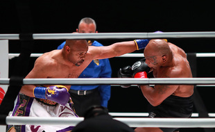 Mike Tyson face à Ray Jones Jr