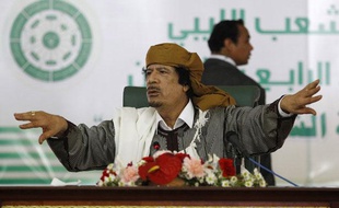 Le leader libyen, Mouammar Kadhafi, lors de son discours à Tripoli, le 2 mars 2011.