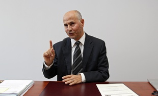 Lille, le 27 mars 2013. Le lycee prive musulman Averroes, dans le quartier sensible de Lille-Sud, a obtenu 100% de reussite au baccalaureat. Ici Amar Lasfar, directeur de l'ecole.