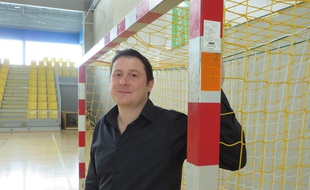 Strasbourg, le 27 mai 2015 - Cédric Bald, nouveau président de l'ESSAHB, dans le gymnase de la Rotonde où le club de hand de Strasbourg-Schiltigheim jouera lors de la saison 2015-2016.
