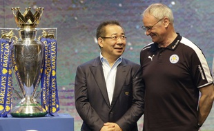 Vichai Srivaddhanaprabha et Claudio Ranieri en mai 2016.