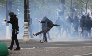 Plusieurs centaines de personnes avaient déjà manifesté dimanche 16 avril 2017 contre le FN à Aubervilliers (Seine-Saint-Denis)