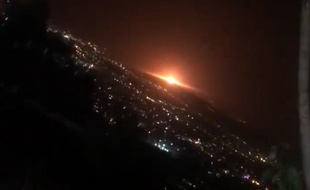 Une explosion vue dans le ciel de Téhéran dans la nuit du 25 au 26 juin 2020.