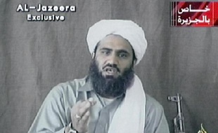 Le gendre de Ben Laden et ancien porte-parole d'Al-Qaïda, Souleymane Abou Ghaith, le 13 octobre 2001, en capture d'écran
