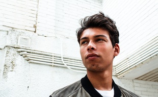 Dans son nouvel album, «Héra», Georgio apparaît moins sombre que dans son premier opus.