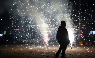 Des feux d'artifice le 8 février 2016 à Pékin à l'occasion du nouvel an lunaire