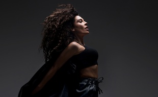 Yianna Terzi représente la Grèce à l'Eurovision 2018.