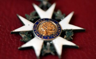 Une légion d'honneur. (illustration)
