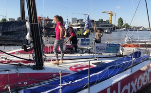 Cassandre Blandin au départ de la 50e Solitaire du Figaro à Nantes