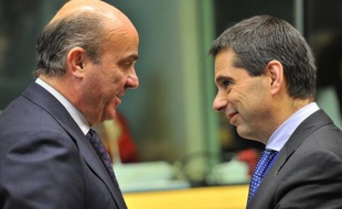 La dette publique de l'Espagne a fortement progressé au cours du dernier trimestre 2012, établissant un nouveau record à 84,1% du PIB, un niveau préoccupant du fait des taux d'intérêt élevés auxquels le pays emprunte sur les marchés.