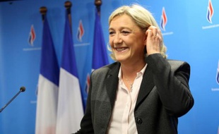 La présidente du Front national Marine Le Pen à Nanterre le 30 mars 2014