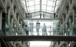 La durée de travail des salariés français à temps plein est la plus faible d'Europe après la Finlande, la Roumanie étant le pays où l'on travaille le plus dans l'Europe des 27 et l'Allemagne se situant à la 15e place, selon une étude de l'institut Coe-Rexecode publiée mercredi.