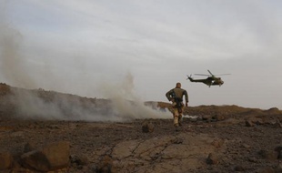 L'armée française traque les djihadistes dans le massif des Ifhogas, au nord-Mali, comme ici le 17 mars 2013.