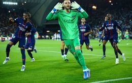 Gaffeur puis héros, les débuts « scriptés » de Lucas Chevalier au PSG