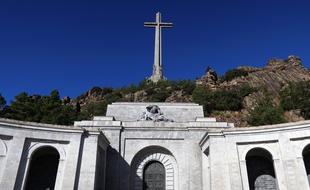 "El Valle de los Caidos" (en français, "la vallée de ceux qui sont tombés"), où reposent 33.000 morts de la guerre civile espagnole (1936-1939).