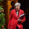 Theresa May annonce le report du vote des députés sur le Brexit