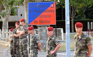 Des soldats du 3ème Régiment de parachutistes d'infanterie de marine (RPIMa), le 30 juin 2008 à Carcassonne (Aude).
