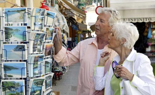 Couple de seniors en vacances