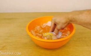 Capture d'écran de la vidéo de «DaveHax» montrant comment rafraîchir une boisson en deux minutes.