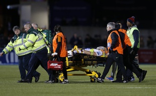 Michael Fatialofa a été gravement blessé lors d'un match avec Worcester.