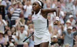 La jeune Américaine Cori «Coco» Gauff s'est qualifiée pour les 8e de finale de Wimbledon en battant Polona Hercog (6-3 / 7-6 / 7-5), le 5 juillet 2019.