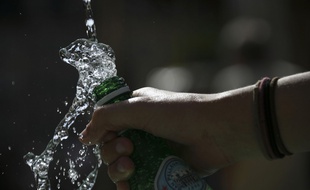 De l'eau potable prise au robinet. (illustration)