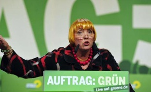 Stars des sondages à la veille d'une année électorale cruciale pour Angela Merkel, les Verts allemands ont déclenché l'offensive contre la chancelière ce week-end pendant un congrès destiné à convaincre qu'ils sont capables de conquérir et de gouverner.