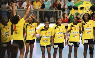 L'Angola, la meilleure nation africaine de la dernière décennie, s'est qualifié dimanche pour les quarts de finale du Mondial-2011 dames de handball, comme la Russie, la Norvège et l'Espagne, trois nations plus attendues à ce niveau.