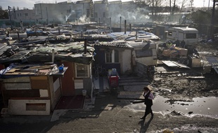 Vue générale d'un bidonville de Bobigny, le 16 février 2014.