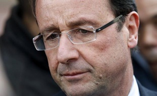 Le candidat PS à la présidentielle François Hollande a fait part jeudi de sa "profonde tristesse" après la mort de deux légionnaires français en Afghanistan, tués par un soldat de l'Armée nationale afghane (ANA).