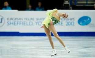 L'Italienne Carolina Kostner s'avance sereine vers son quatrième titre aux Championnats d'Europe de patinage artistique après avoir pris la tête à l'issue du programme court, vendredi à Sheffield.