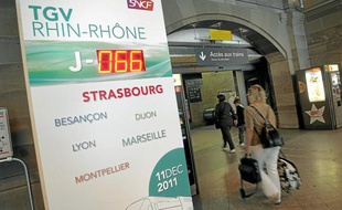 La LGV ouvrira le 11 décembre, comme l'indique un compte à rebours à la gare de Strasbourg.