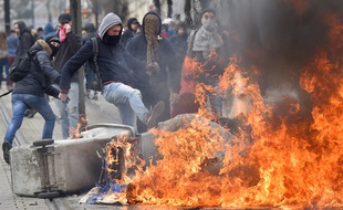Débordements et affrontements lors de la manifestation à Nantes.