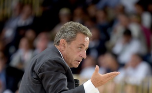 Longchamp, le 29 août 2019. Nicolas Sarkozy s'adresse aux membres du Medef lors d'une conférence.