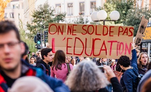 Manifestations contre les réductions de postes dans l'éducation, le 12 novembre 2018. Credit: KONRAD K./