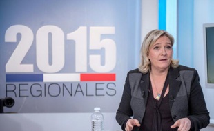 Marine Le Pen
le 3 décembre 2015 dans les studios de France 3 à Lille