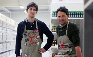Charles Lottmann et Vincent Justin ont fondé l'épicerie Nous. Installée à Melesse, au nord de Rennes, elle lutte contre le gaspillage alimentaire.