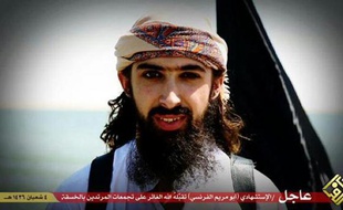 This undated image obtained from the SITE Intelligence Group on May 22, 2015 and released by propaganda Jihadist media outlet Welayat al-Farat, allegedly show's, Abu Maryam al Firansi, one of two men the Islamic State (IS) group claim to be French jihadists who carried out suicide attacks in western Iraq near the City of Haditha. AFP PHOTO / HO / WELAYAT Al-FARAT === RESTRICTED TO EDITORIAL USE - MANDATORY CREDIT "AFP PHOTO / HO / WELAYAT Al-FARAT" - NO MARKETING NO ADVERTISING CAMPAIGNS - DISTRIBUTED AS A SERVICE TO CLIENTS FROM ALTERNATIVE SOURCES, AFP IS NOT RESPONSIBLE FOR ANY DIGITAL ALTERATIONS TO THE PICTURE'S EDITORIAL CONTENT, DATE AND LOCATION WHICH CANNOT BE INDEPENDENTLY VERIFIED ===