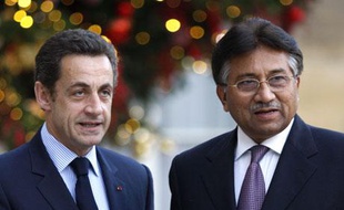 Nicolas Sarkozy accueille le président pakistanais Pervez Musharraf à l'Elysée mardi 22 janvier 2008