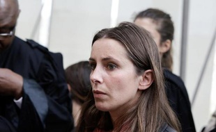 Leslie Pervieux, jeune femme de 29 ans souffrant de séquelles consécutives à un AVC qu'elle attribue à la prise de la pilule de 3e génération Meliane, le 15 octobre 2014 au Palais de justice de Bordeaux