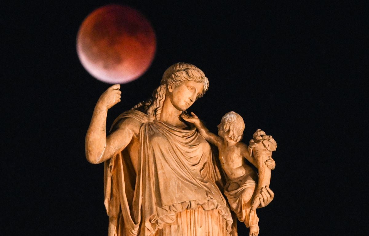En images : Les plus belles photos de la « Lune de sang » de ce dimanche