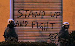 Faut-il s'attendre à un soulèvement populaire? En tout cas, il ne viendra "ni des partis politiques ni des syndicats", plutôt d’anonymes "qui n’avaient jamais envisagé faire une chose pareille..."