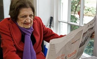 Helen Thomas, doyenne des correspondants de presse à la Maison Blanche, ici prise en photo en 2009, est décédée le 20 juillet 2013, à l'âge de 92 ans.