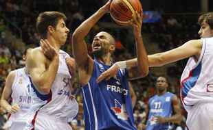 Tony Parker, le meneur de jeu de l'équipe de France, le 5 septembre 2011 à Siaulai (Lituanie) contre la Serbie.