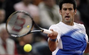 Djokovic a aussi son comptant de défaites sur terre battue face à Nadal - quatre en autant d'affrontements, dont deux à Roland-Garros en 2006 et 2007 - comme tous les autres joueurs du circuit. Depuis avril 2005, Nadal a gagné 108 de ses 110 matches sur l'ocre. Cette année, il n'a perdu qu'une fois sur son terrain préféré, à Rome, battu par Juan Carlos Ferrero et par... des ampoules au pied.